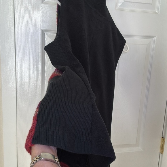 Ruff Hewn Colorful Woven Texture and Solid Black Back w/stretch Side Panels Sm - Picture 6 of 13